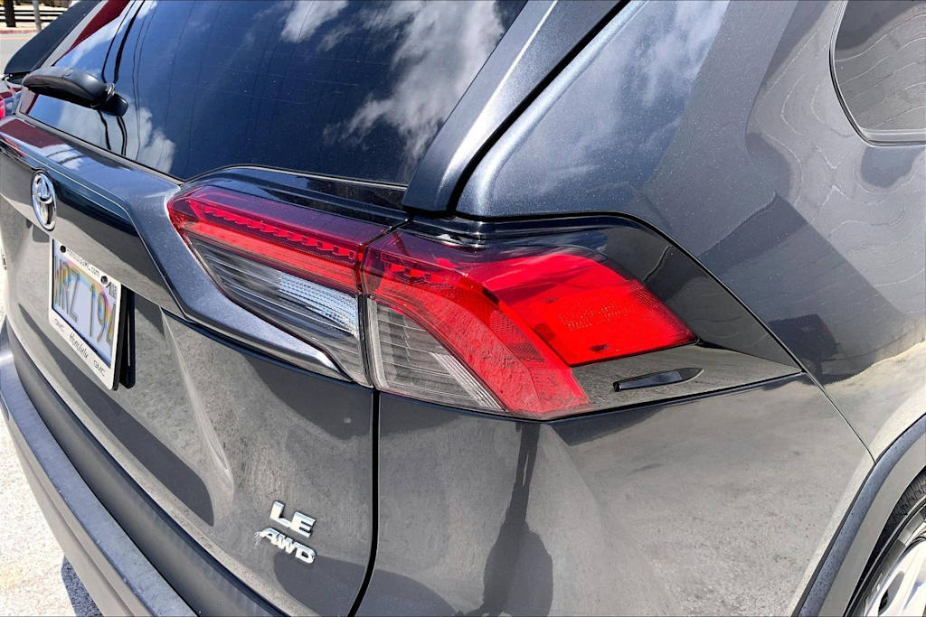 Thumbnail: 2020 Toyota RAV4 - 32