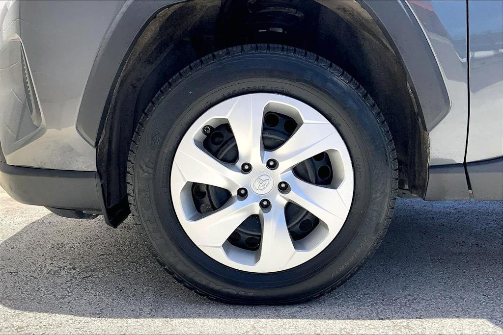 Thumbnail: 2020 Toyota RAV4 - 8