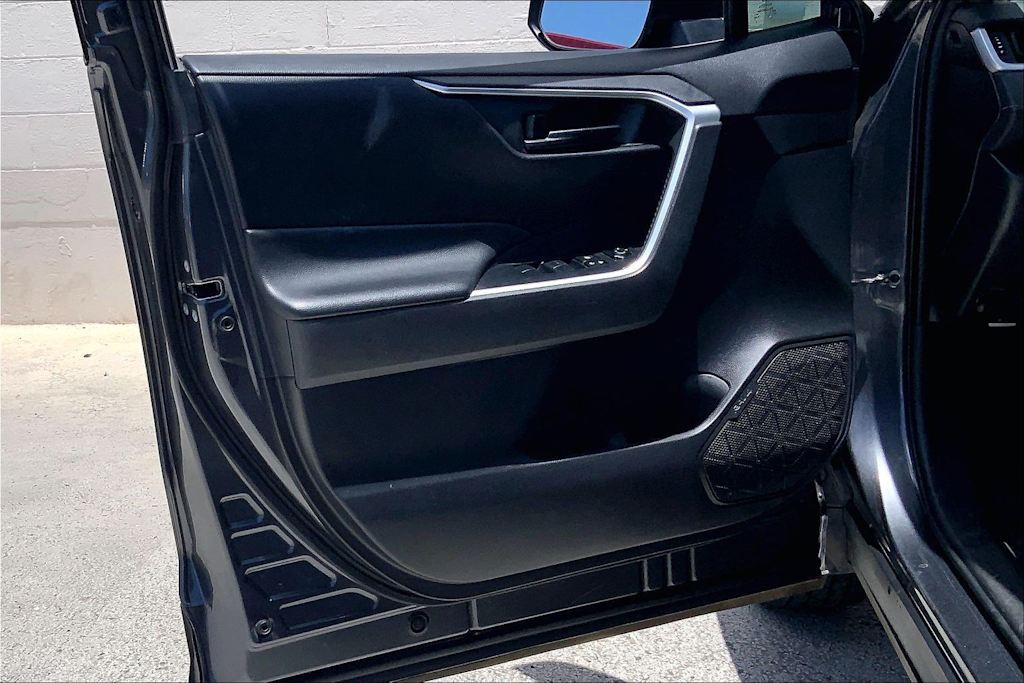 Thumbnail: 2020 Toyota RAV4 - 28