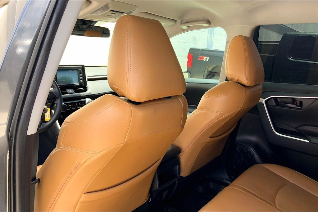 Thumbnail: 2020 Toyota RAV4 - 22