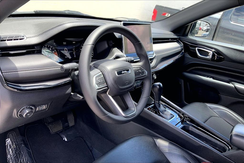 Thumbnail: 2022 Jeep Compass - 2