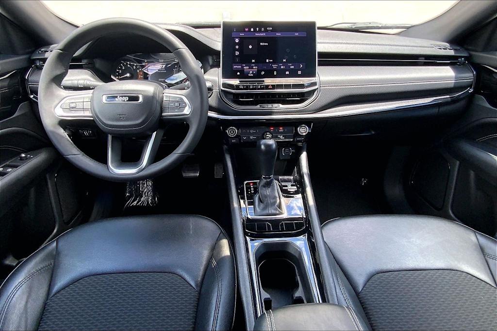 Thumbnail: 2022 Jeep Compass - 10