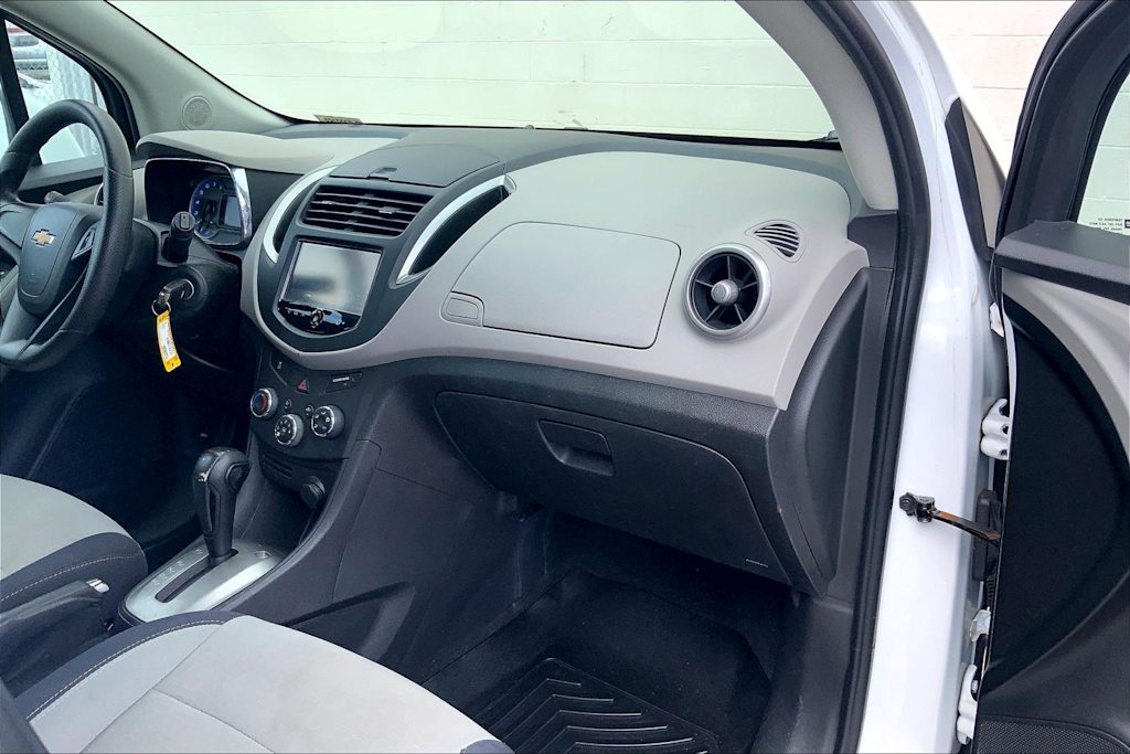 Thumbnail: 2015 Chevrolet Trax - 15