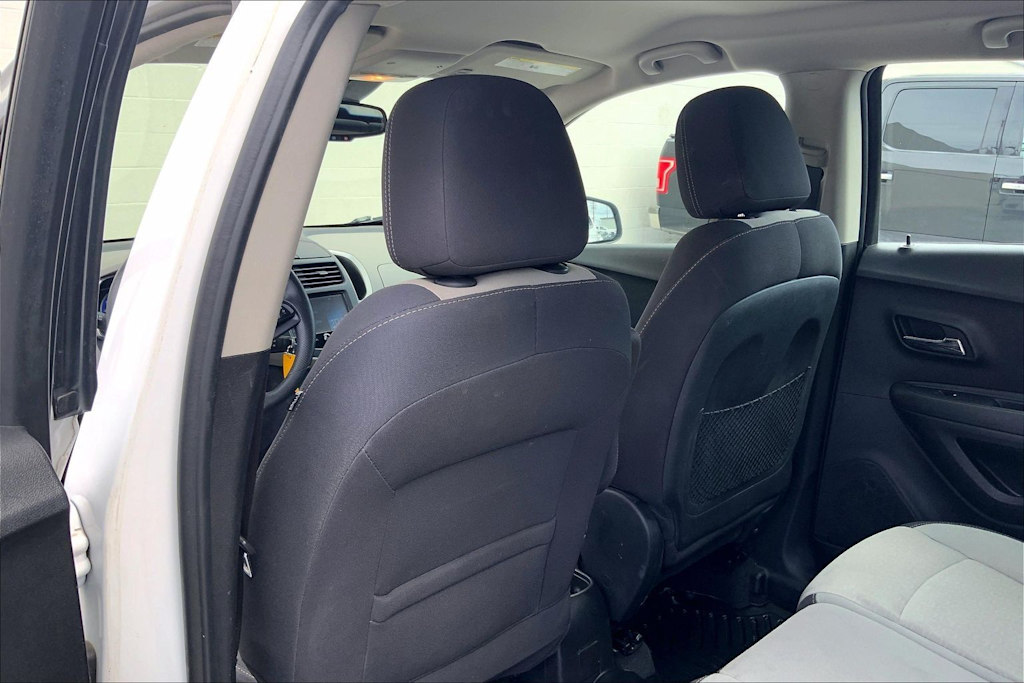 Thumbnail: 2015 Chevrolet Trax - 13
