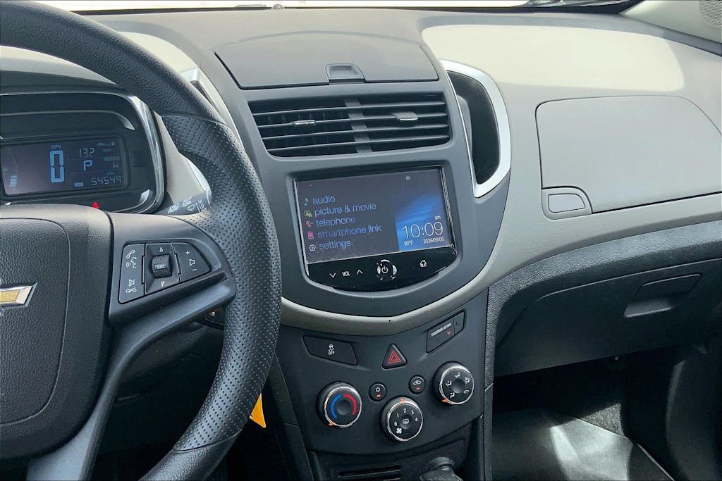 Thumbnail: 2015 Chevrolet Trax - 16