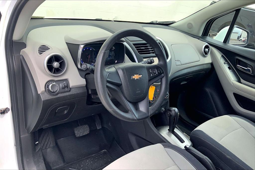 Thumbnail: 2015 Chevrolet Trax - 2