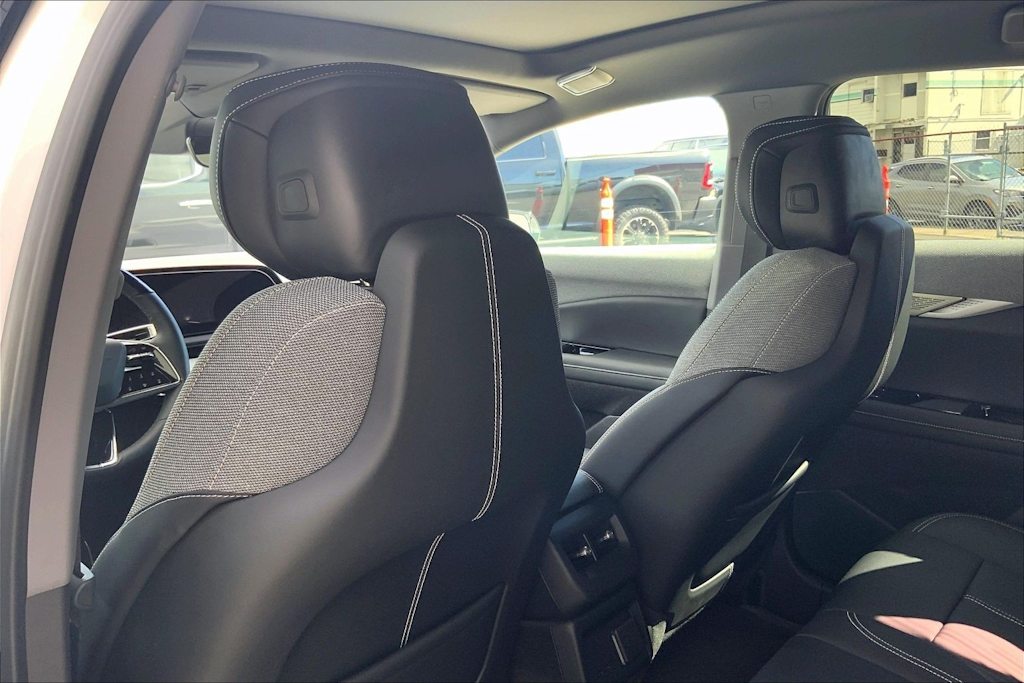 Thumbnail: 2025 Cadillac Optiq - 13