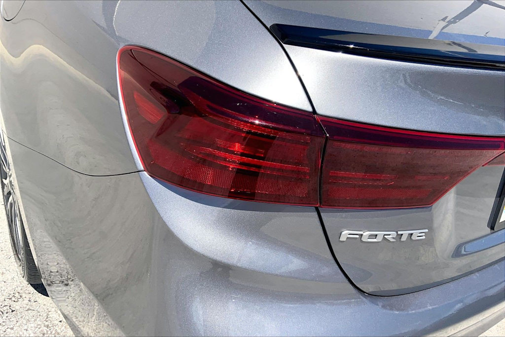 Thumbnail: 2023 Kia Forte - 32