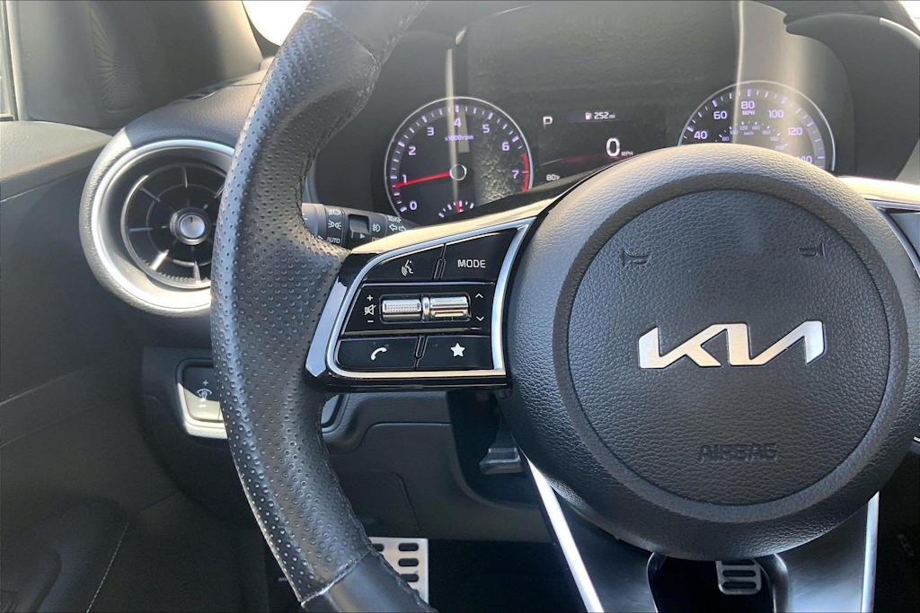 Thumbnail: 2023 Kia Forte - 25