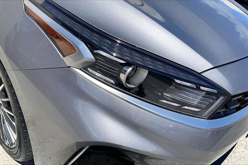 Thumbnail: 2023 Kia Forte - 31