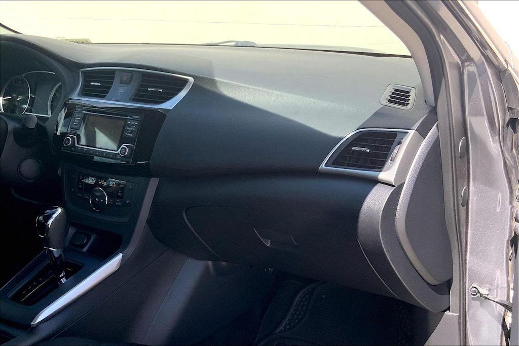 Thumbnail: 2018 Nissan Sentra - 24