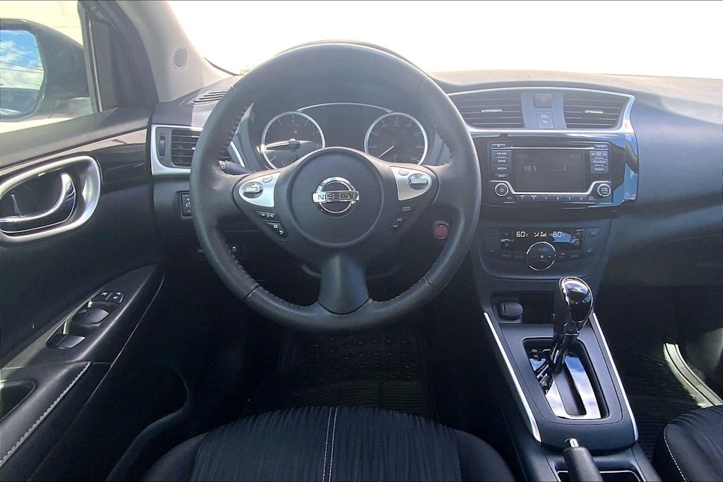Thumbnail: 2018 Nissan Sentra - 13