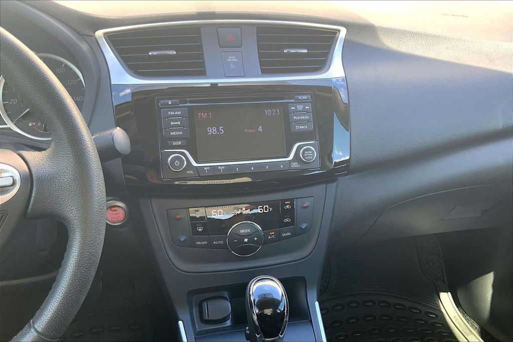Thumbnail: 2018 Nissan Sentra - 34