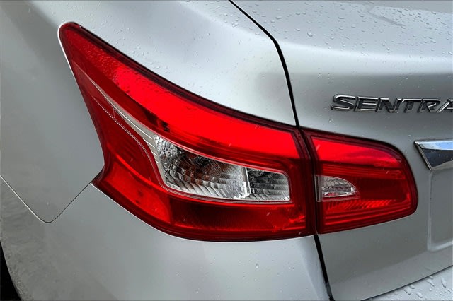 2017 Nissan Sentra S 31