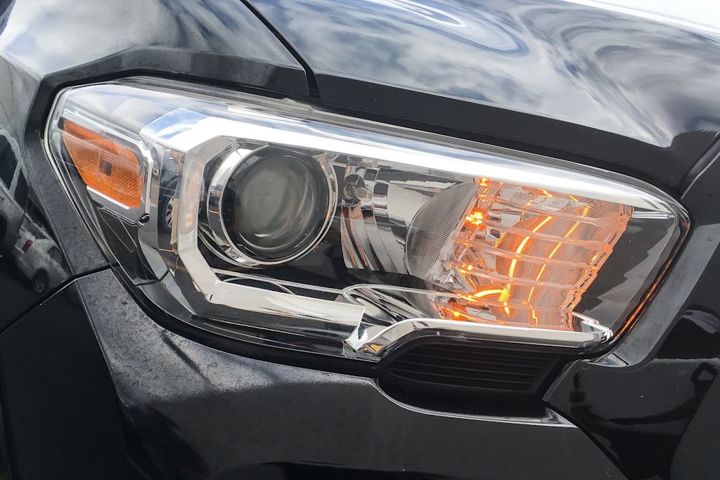 Thumbnail: 2016 Toyota Tacoma - 27