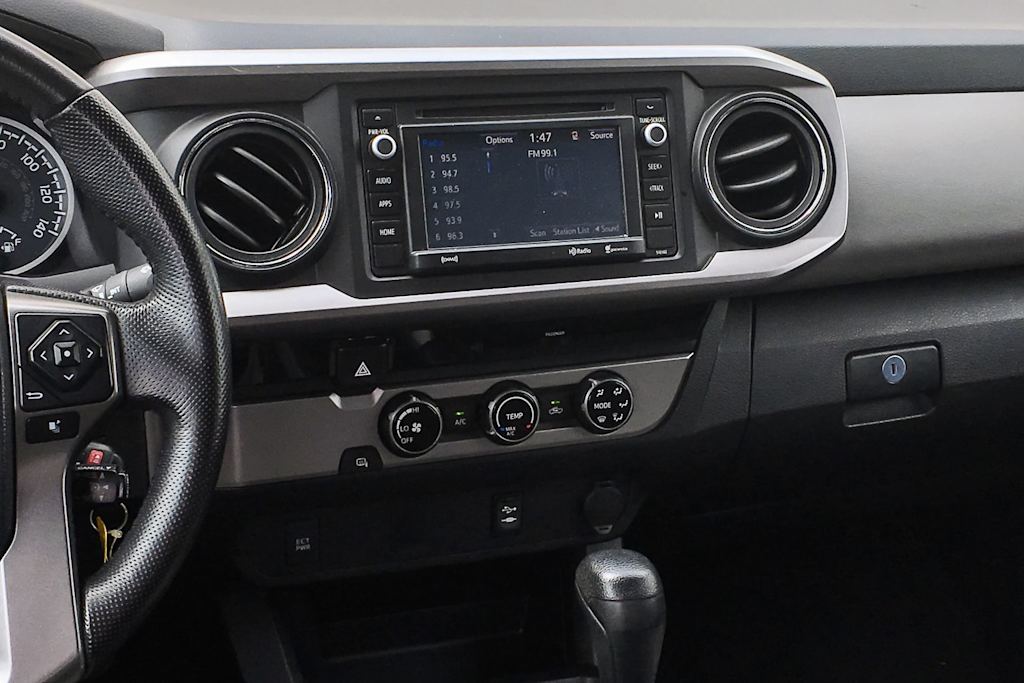 Thumbnail: 2016 Toyota Tacoma - 13
