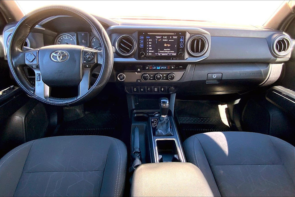 Thumbnail: 2017 Toyota Tacoma - 10