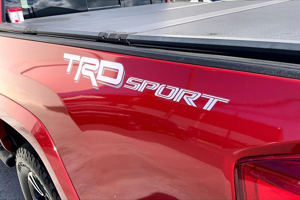 Thumbnail: 2017 Toyota Tacoma - 7