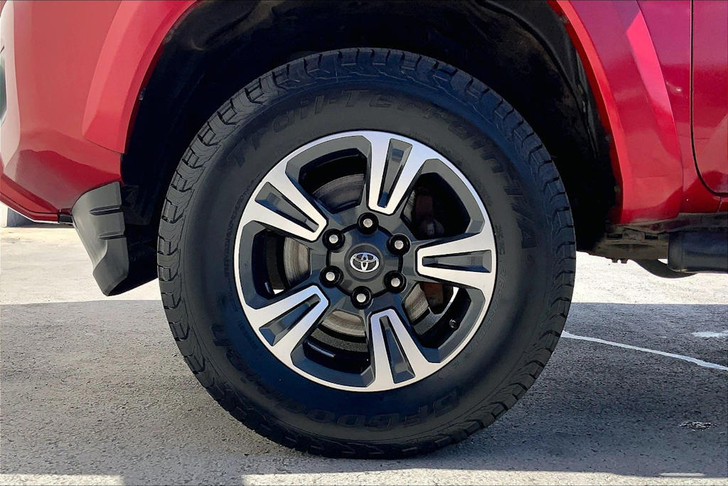 Thumbnail: 2017 Toyota Tacoma - 8