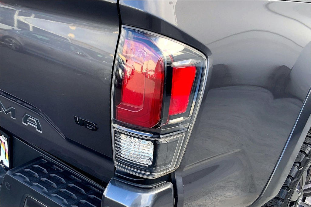 Thumbnail: 2022 Toyota Tacoma - 32