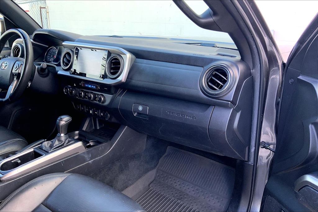 Thumbnail: 2022 Toyota Tacoma - 15
