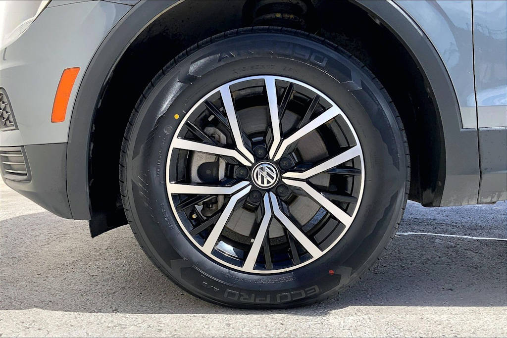 Thumbnail: 2021 Volkswagen Tiguan - 8