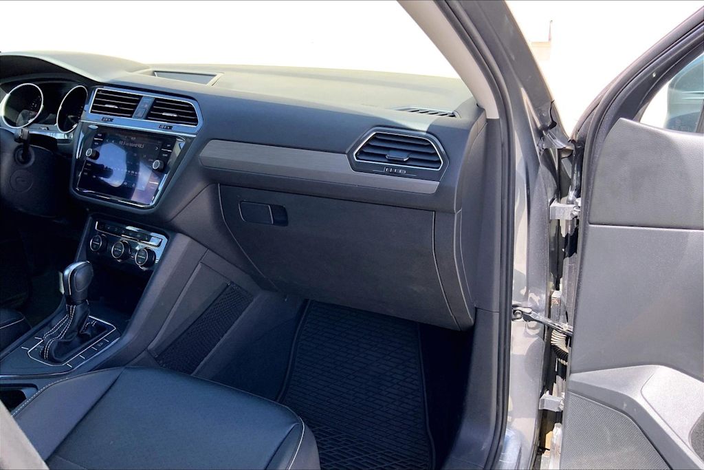 Thumbnail: 2021 Volkswagen Tiguan - 15