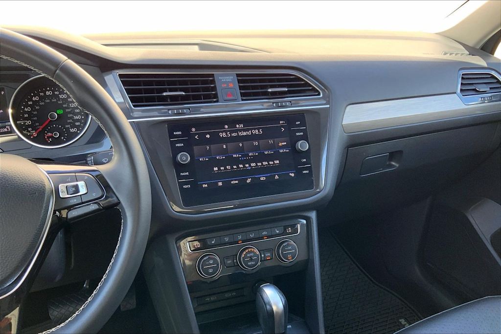 Thumbnail: 2021 Volkswagen Tiguan - 16