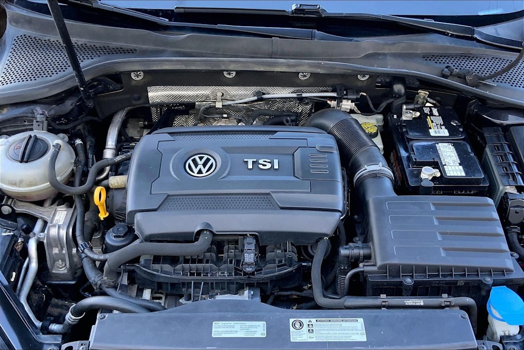 Thumbnail: 2016 Volkswagen Golf - 9