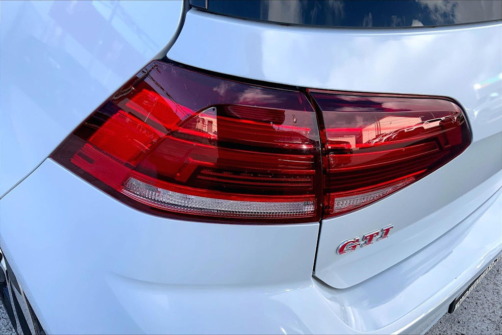 Thumbnail: 2019 Volkswagen Golf - 32