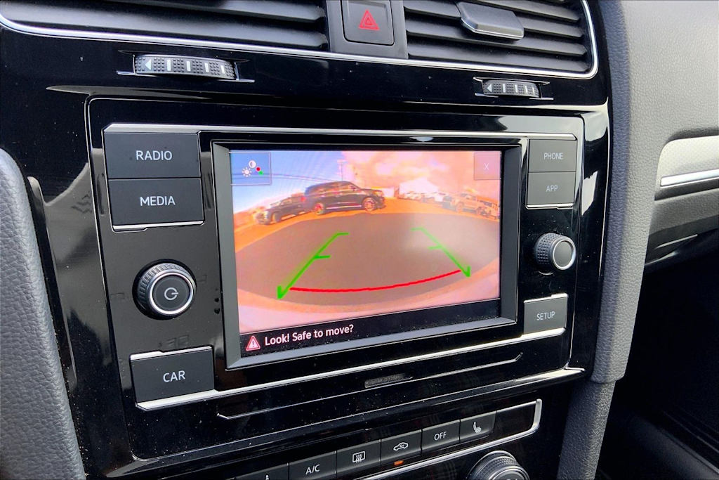 Thumbnail: 2019 Volkswagen Golf - 26