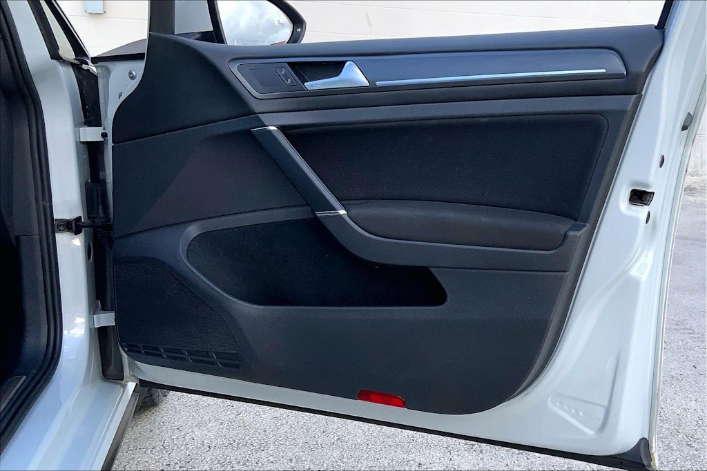 Thumbnail: 2019 Volkswagen Golf - 28