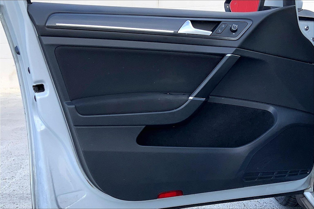 Thumbnail: 2019 Volkswagen Golf - 27