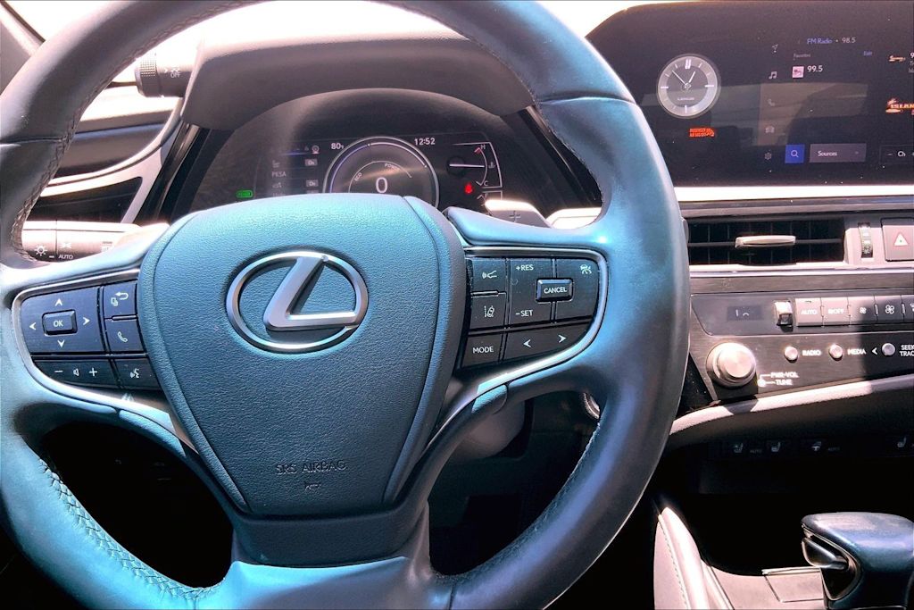 Thumbnail: 2023 Lexus ES - 26