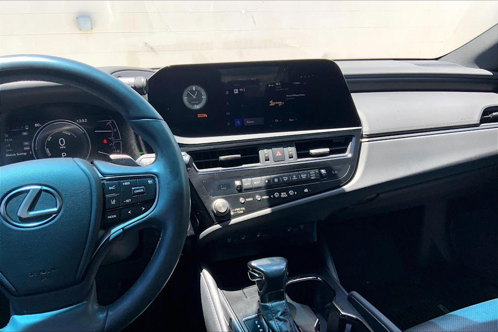Thumbnail: 2023 Lexus ES - 15
