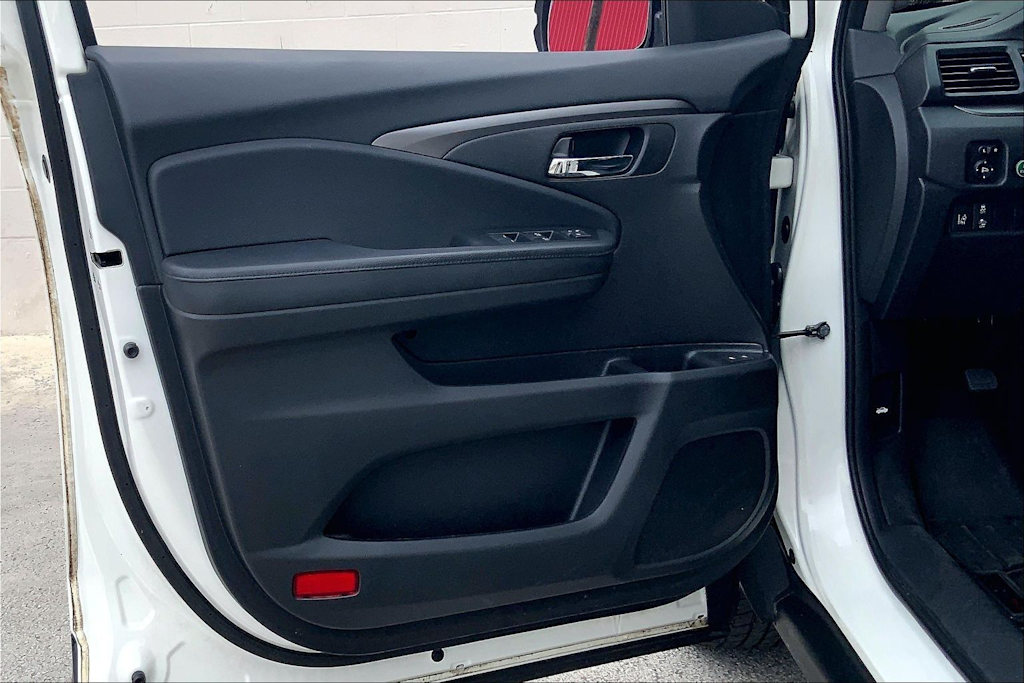 Thumbnail: 2018 Honda Pilot - 27