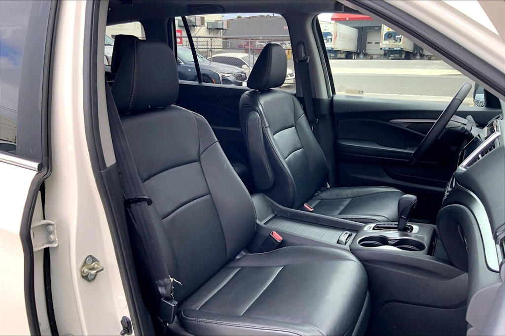 Thumbnail: 2018 Honda Pilot - 12