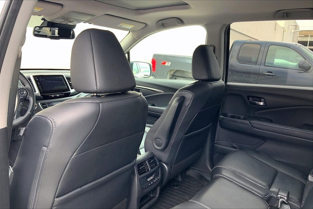 Thumbnail: 2018 Honda Pilot - 13
