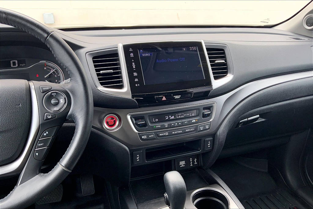 Thumbnail: 2018 Honda Pilot - 16