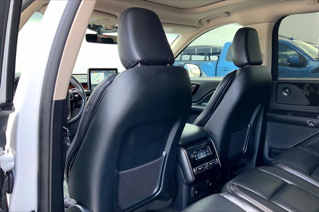 Thumbnail: 2021 Lincoln Aviator - 13