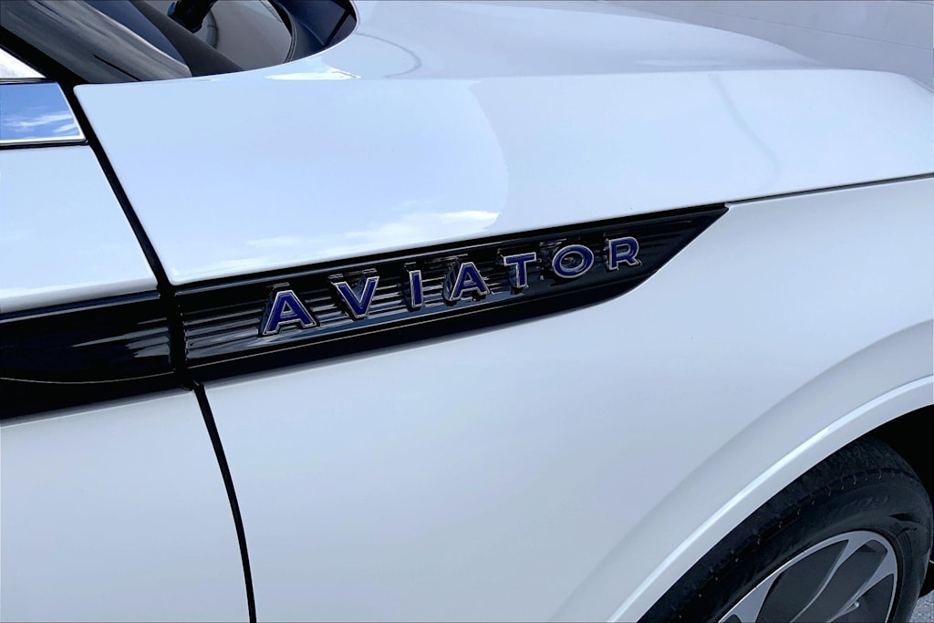 Thumbnail: 2021 Lincoln Aviator - 7