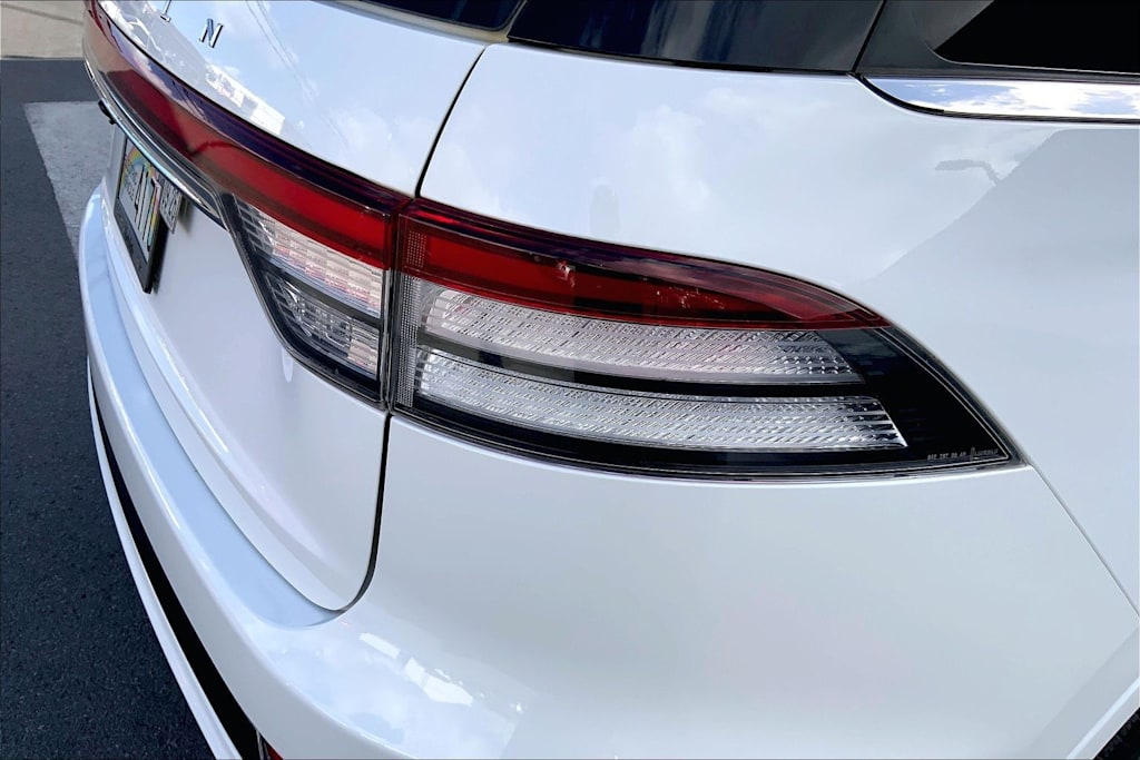 Thumbnail: 2021 Lincoln Aviator - 32
