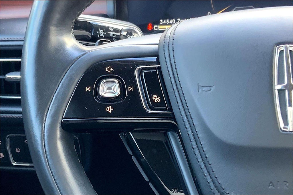Thumbnail: 2021 Lincoln Aviator - 25