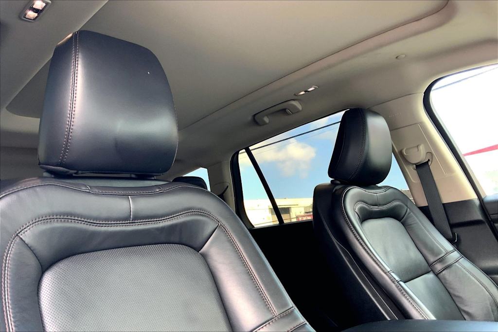 Thumbnail: 2021 Lincoln Aviator - 30