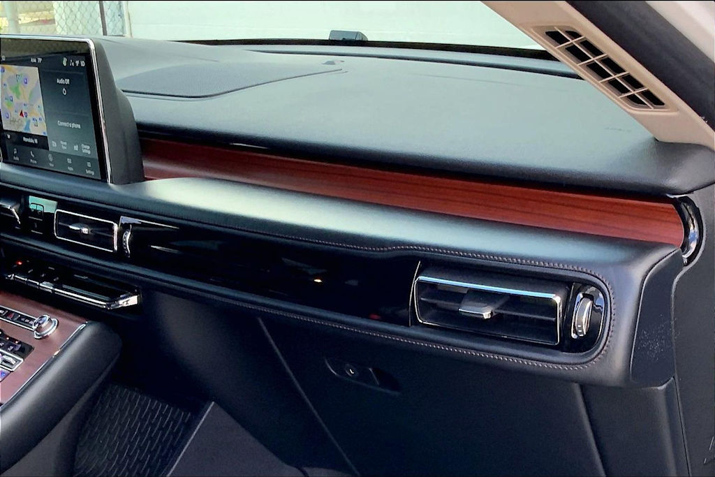 Thumbnail: 2021 Lincoln Aviator - 24