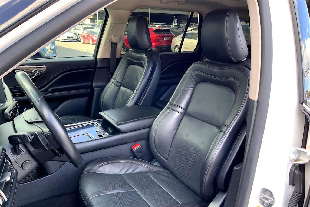 Thumbnail: 2021 Lincoln Aviator - 11