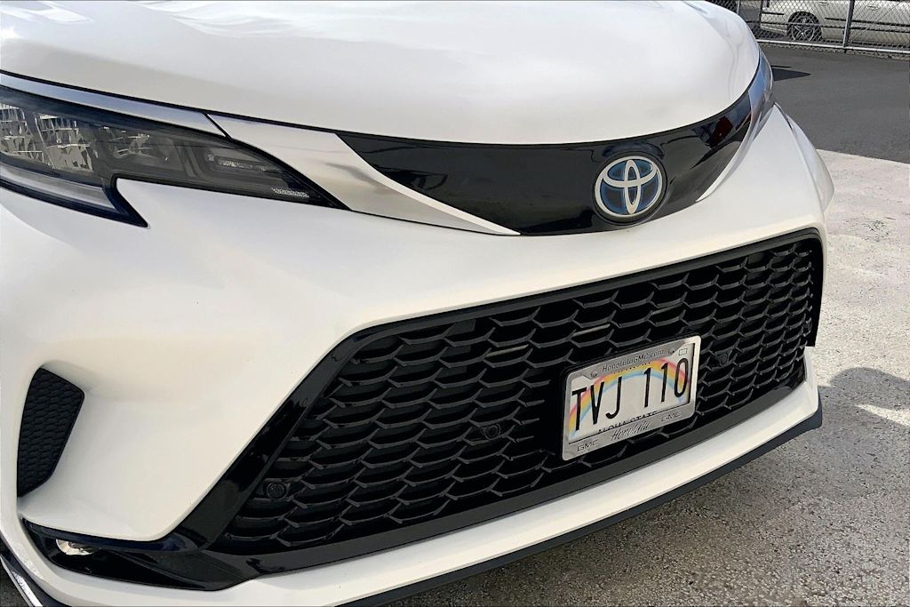 Thumbnail: 2024 Toyota Sienna - 33