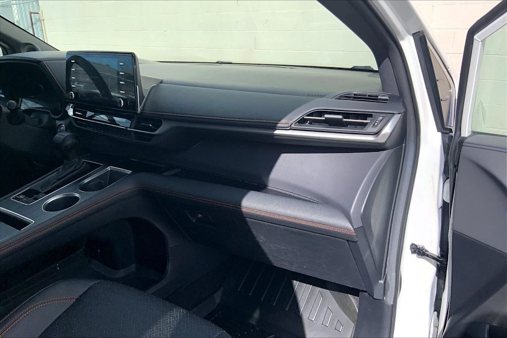 Thumbnail: 2024 Toyota Sienna - 15