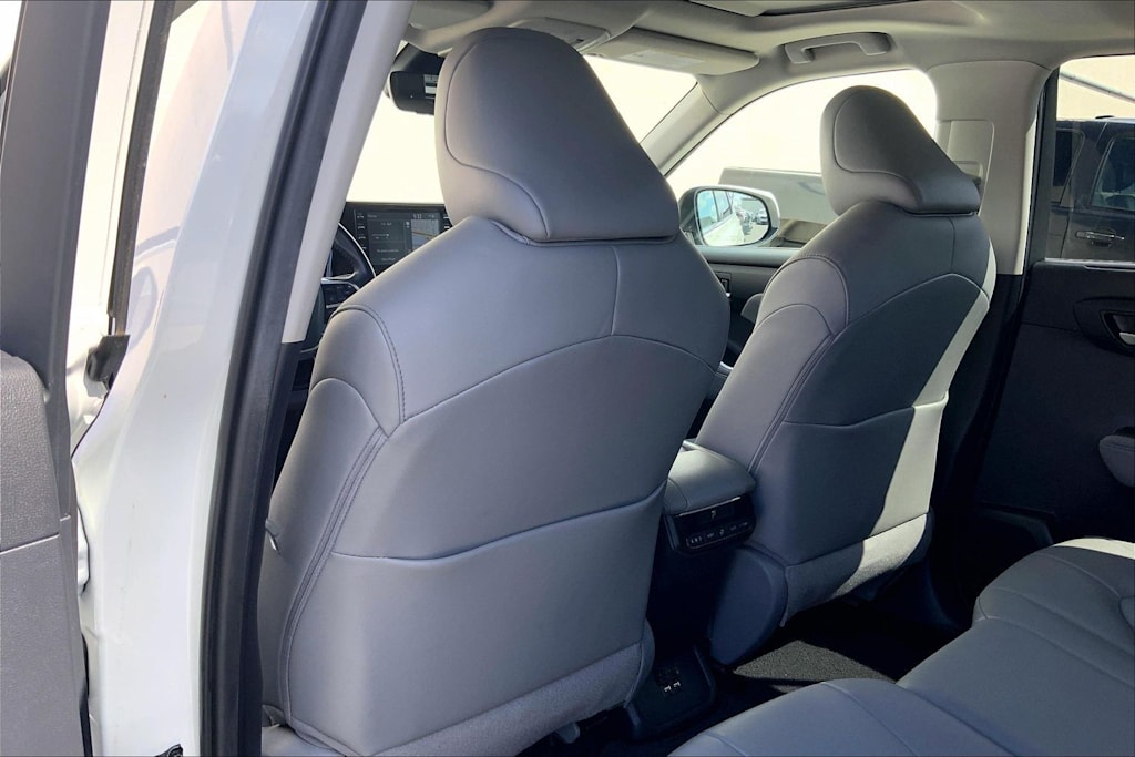 Thumbnail: 2021 Toyota Highlander - 13