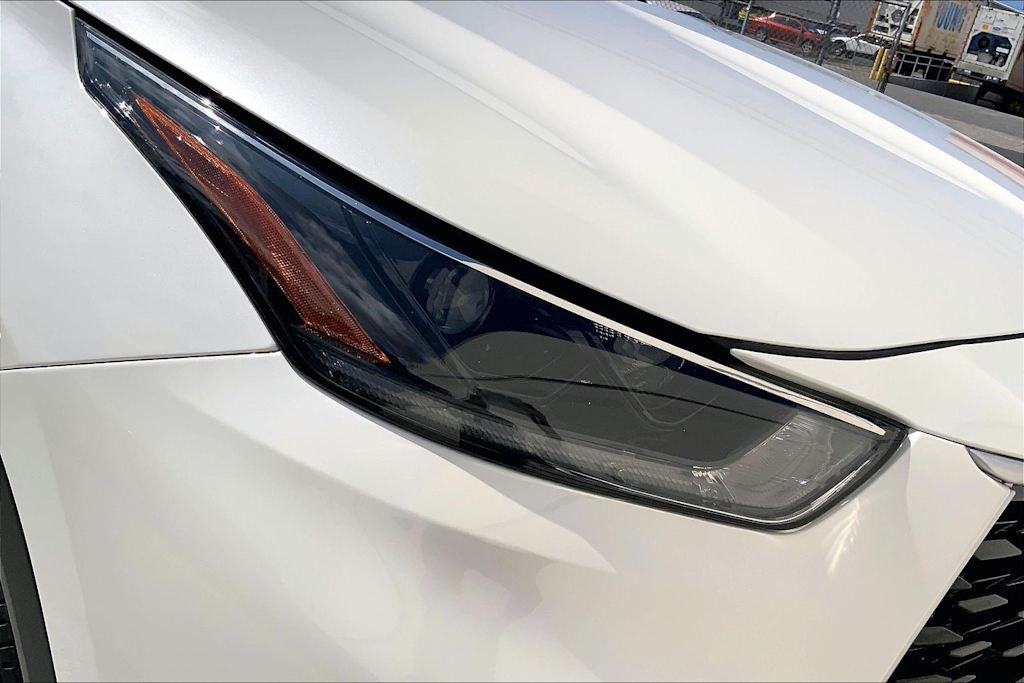 Thumbnail: 2021 Toyota Highlander - 31